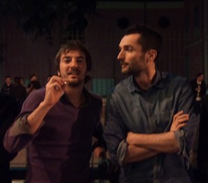 Bustos y Hughes en la Plaza de Tribunal, primavera de 2012.