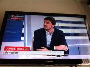 Bustos debutando como tertuliano en Telemadrid el 21 de junio de 2013, último eslabón en el proceso de la decadencia tertuliana.