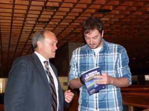 El autor con Miguel Pardeza en un hotel de Lisboa, en la tensa mañana de la Décima.