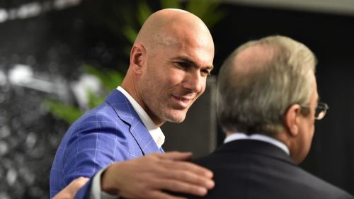 Zinedine-Florentino-GERARD-JULIEN-AFP_ARAIMA20160104_0181_58